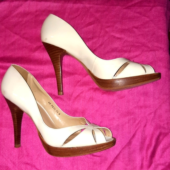 Adorbs Cathy Jean Leather Peekaboo Pumps size 8, fits like a size 7 - Picture 2 of 8